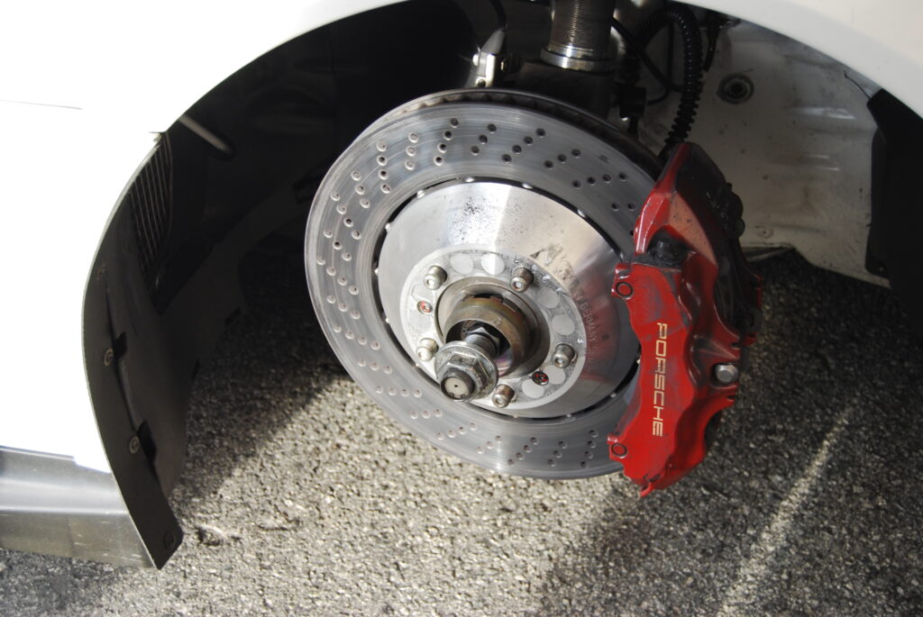 Porsche__911__8_piston_(front)_brake_caliper